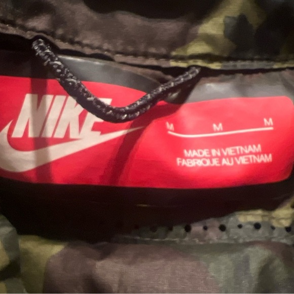 Nike Men’s Nike Tech Fleece Aeroloft Men's Camo Jacket | EUC!! PRELOVED!!🤎💚🖤 - Picture 12 of 13